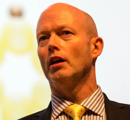 Mike Cummings (UK)
